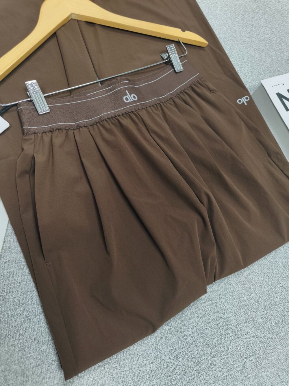 Alo Yoga Espresso Versatile Suit Up Trouser🛒Regular 30" Inseam NWT💖 - Picture 5 of 7